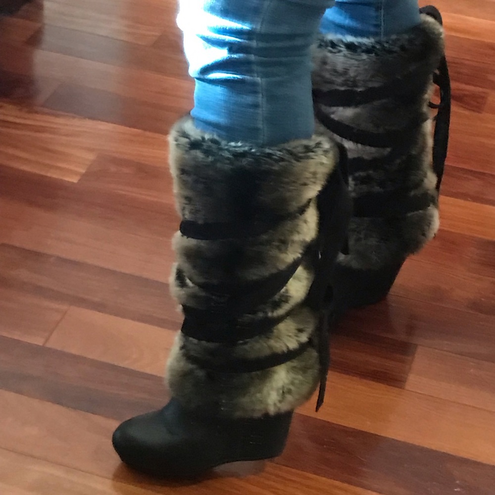 Faux fur tie up Wedge Boot